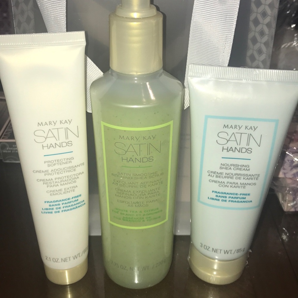Mary Kat Satin Hands Set.
